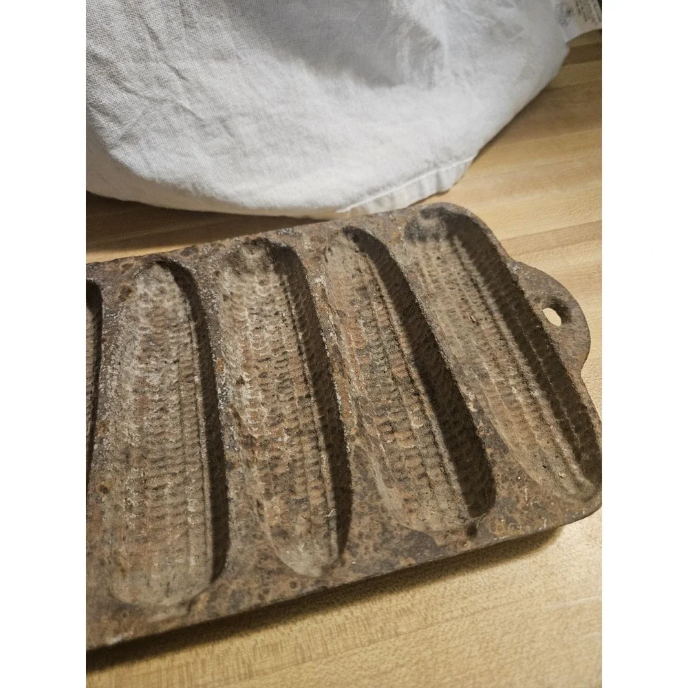 Vintage Cast Iron Corn Bread 7 Stick Pan Made In USA